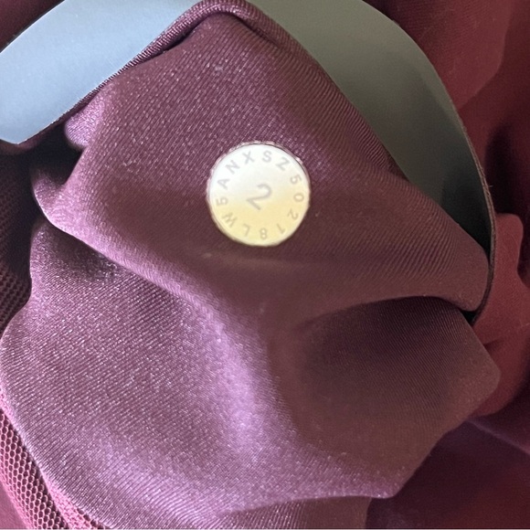 In Movement Tight, Garnet 25” - Picture 5 of 7